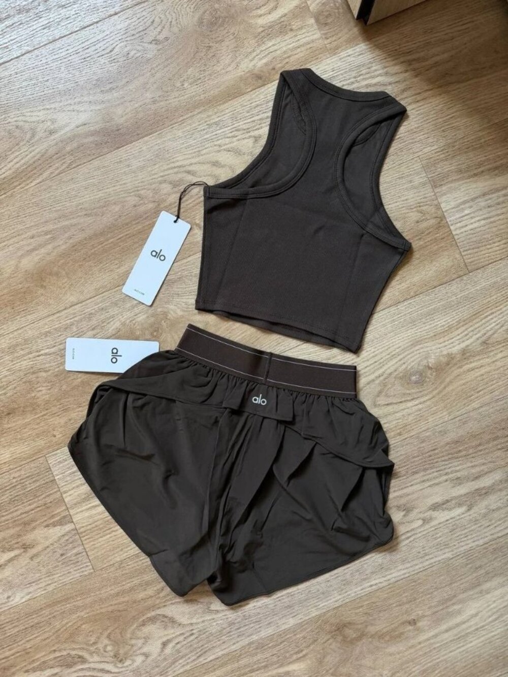 Alo Yoga Aspire Tank & Match Point Shorts Set, Espresso, XS - Picture 2 of 9